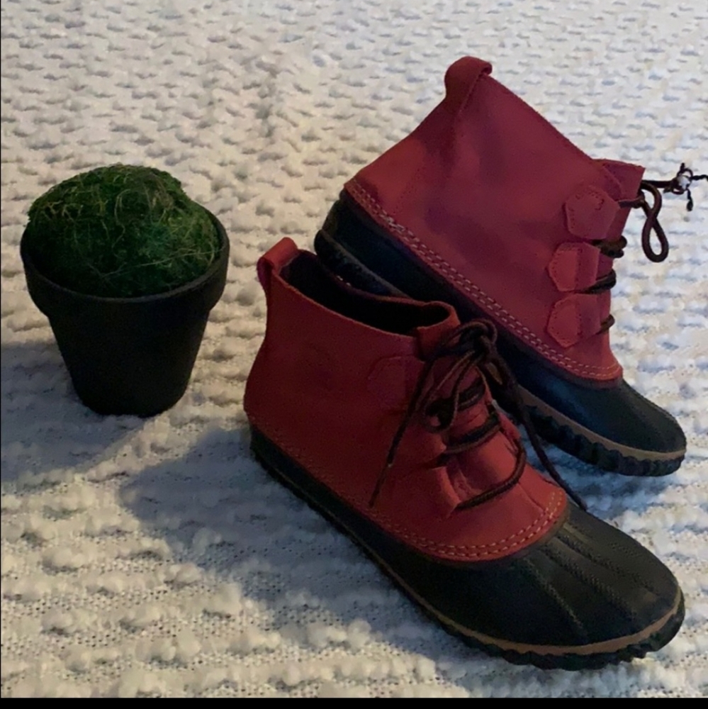 Sorel Red ankle duck boot